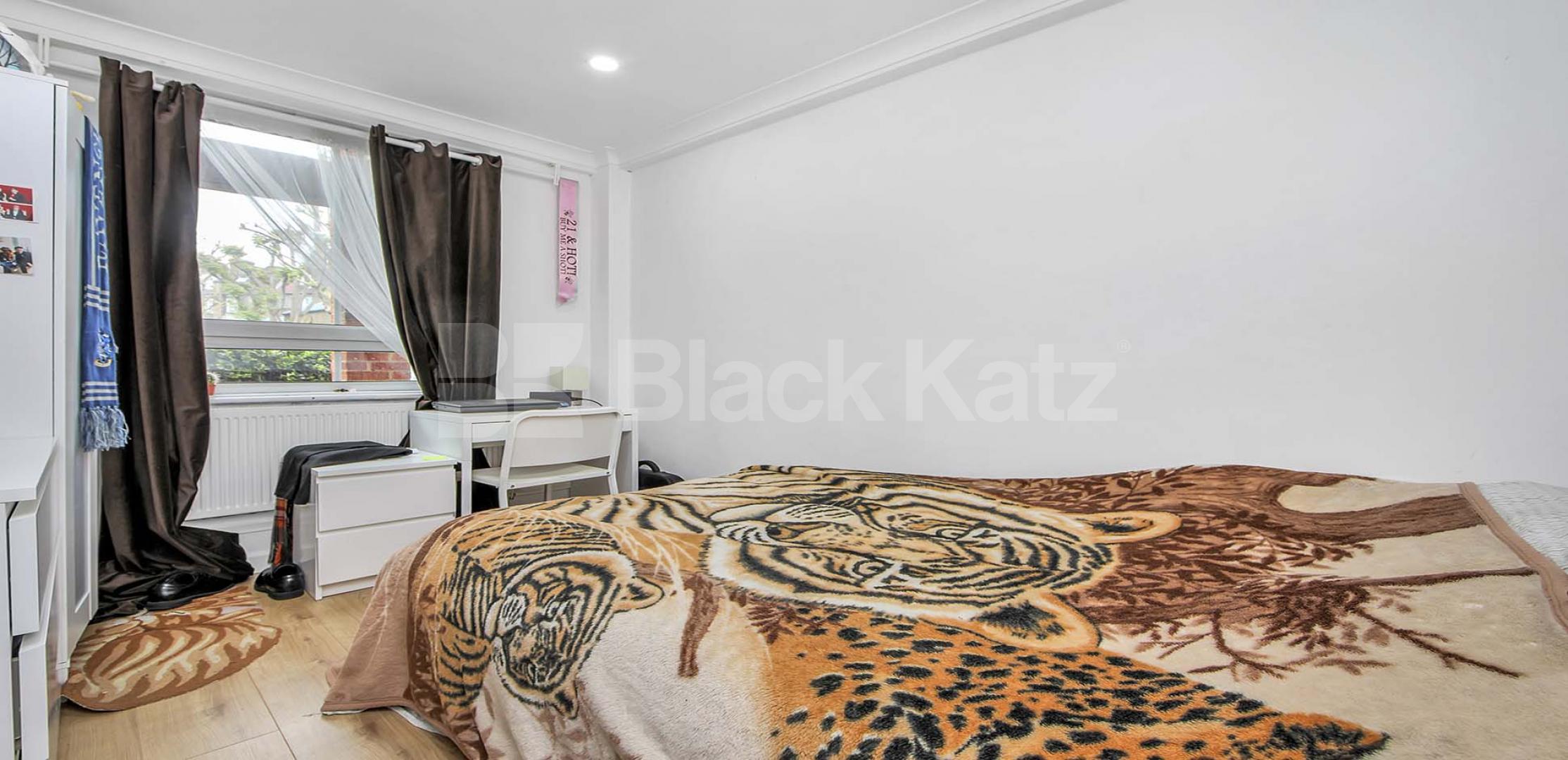 			New Instruction , 4 Bedroom, 1 bath, 0 reception Apartment			 Meakin Estate, Rothsay Street, Tower Bridge